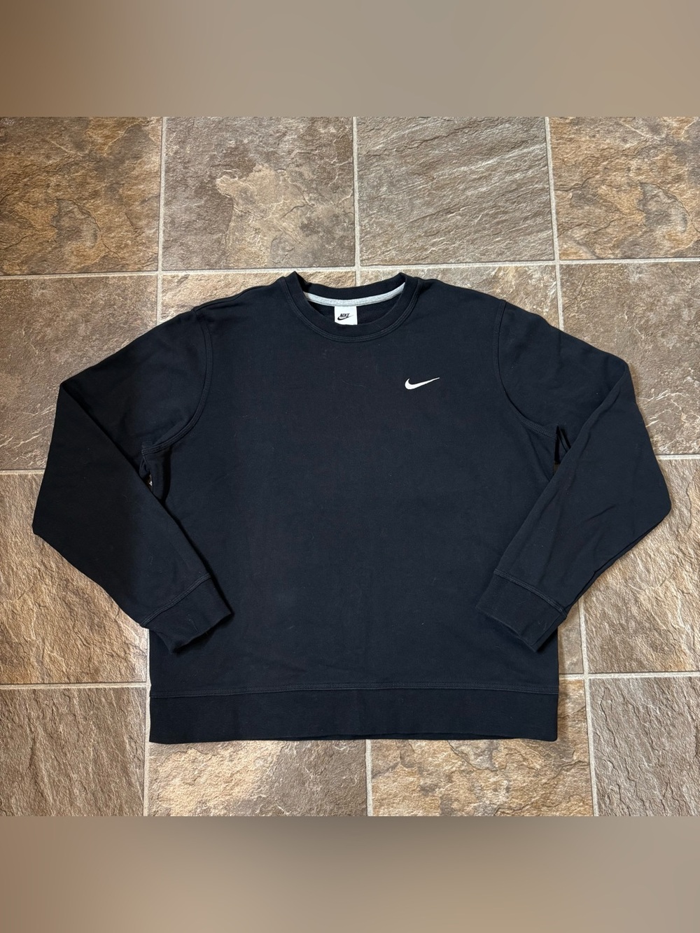 Nike Sweatshirt Mens XL Black Crewneck Pullover Sweater Swoosh Casual Adult